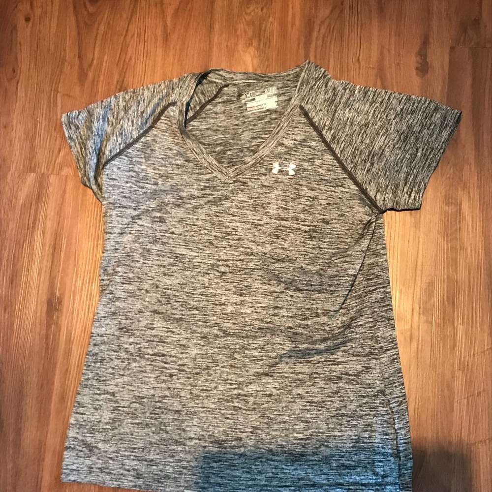 Size small under armor t shirts